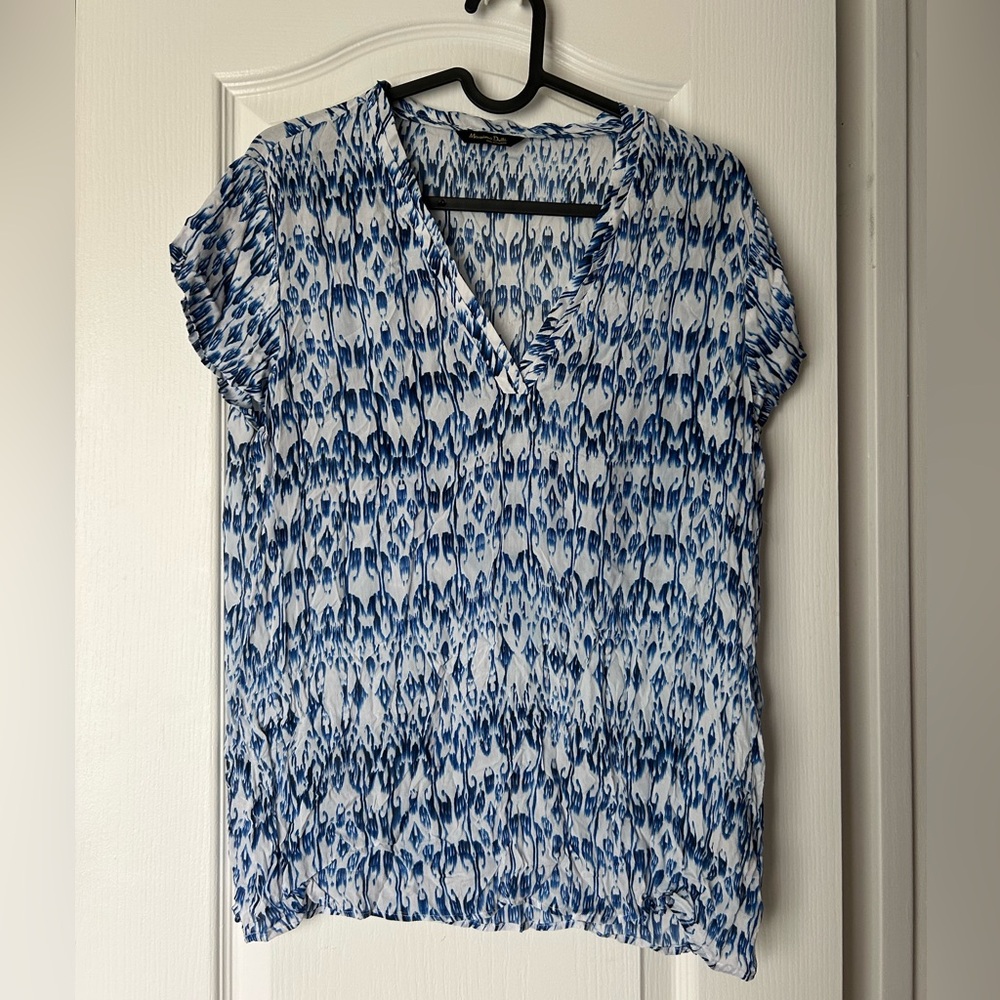 Massimo Dutti Silk Blouse, White and Blue patterned, size 10